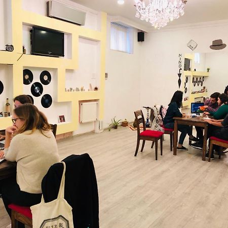 Sherlock Holmes Hostel Baku Eksteriør bilde