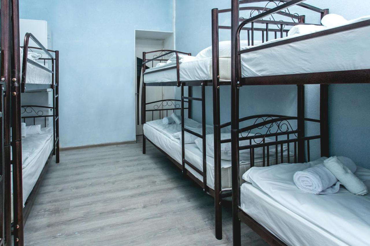 Sherlock Holmes Hostel Baku Eksteriør bilde