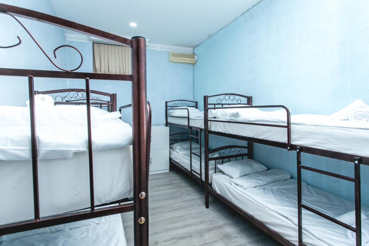 Sherlock Holmes Hostel Baku Eksteriør bilde