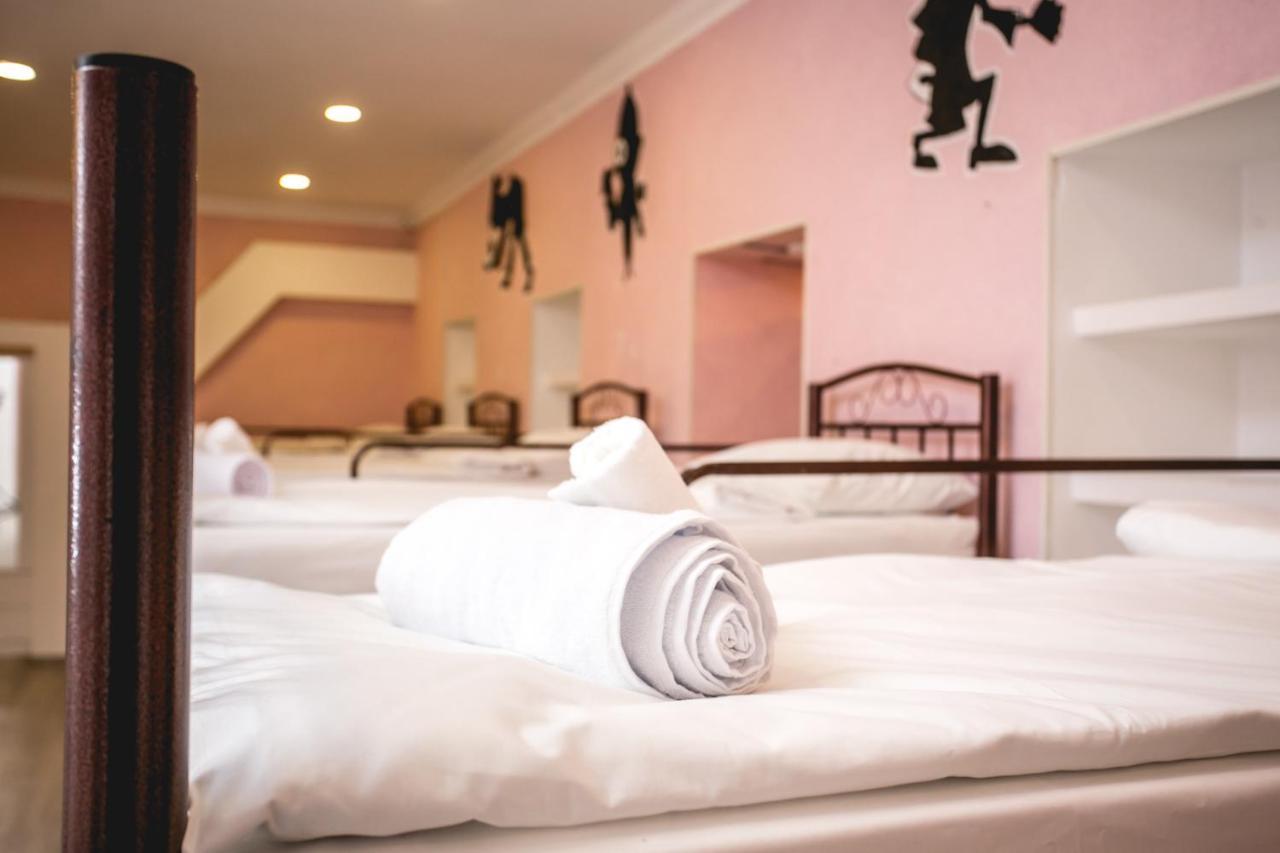 Sherlock Holmes Hostel Baku Eksteriør bilde