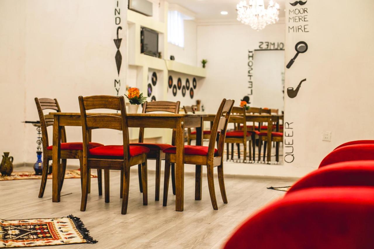 Sherlock Holmes Hostel Baku Eksteriør bilde