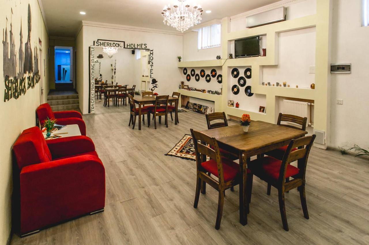 Sherlock Holmes Hostel Baku Eksteriør bilde
