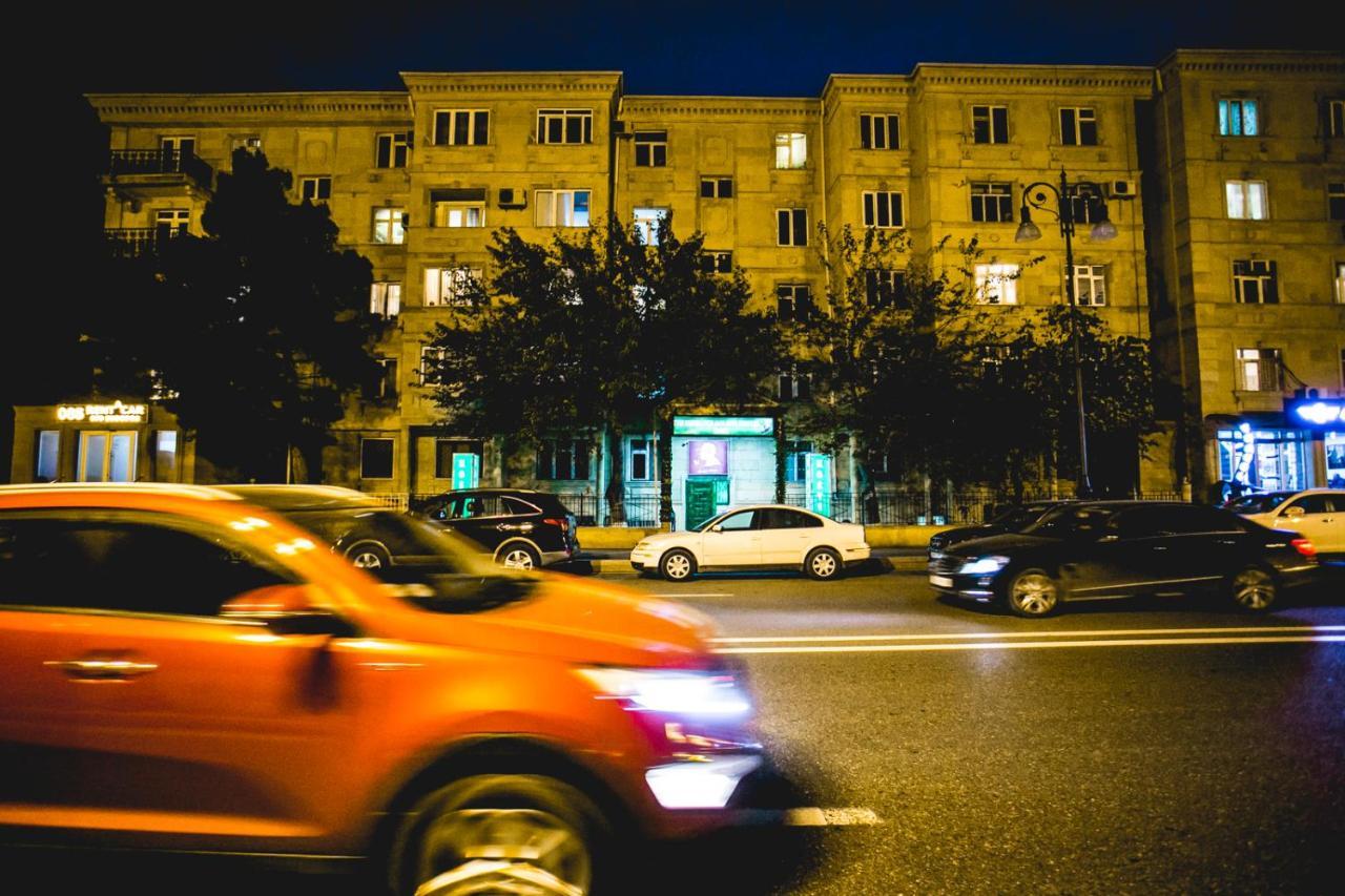 Sherlock Holmes Hostel Baku Eksteriør bilde
