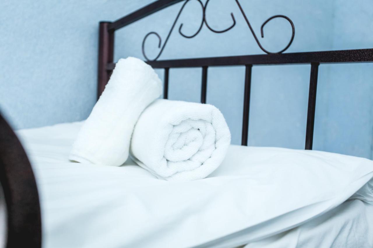 Sherlock Holmes Hostel Baku Eksteriør bilde