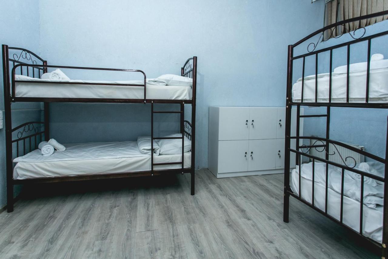 Sherlock Holmes Hostel Baku Eksteriør bilde