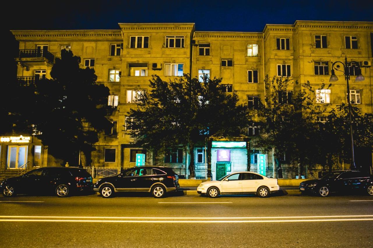 Sherlock Holmes Hostel Baku Eksteriør bilde