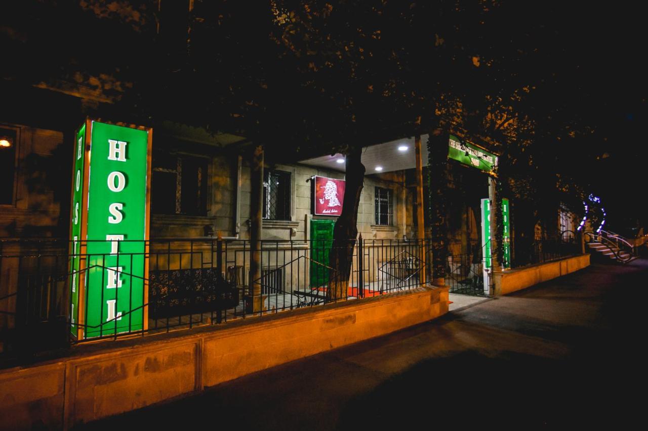 Sherlock Holmes Hostel Baku Eksteriør bilde