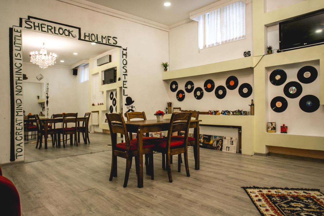 Sherlock Holmes Hostel Baku Eksteriør bilde