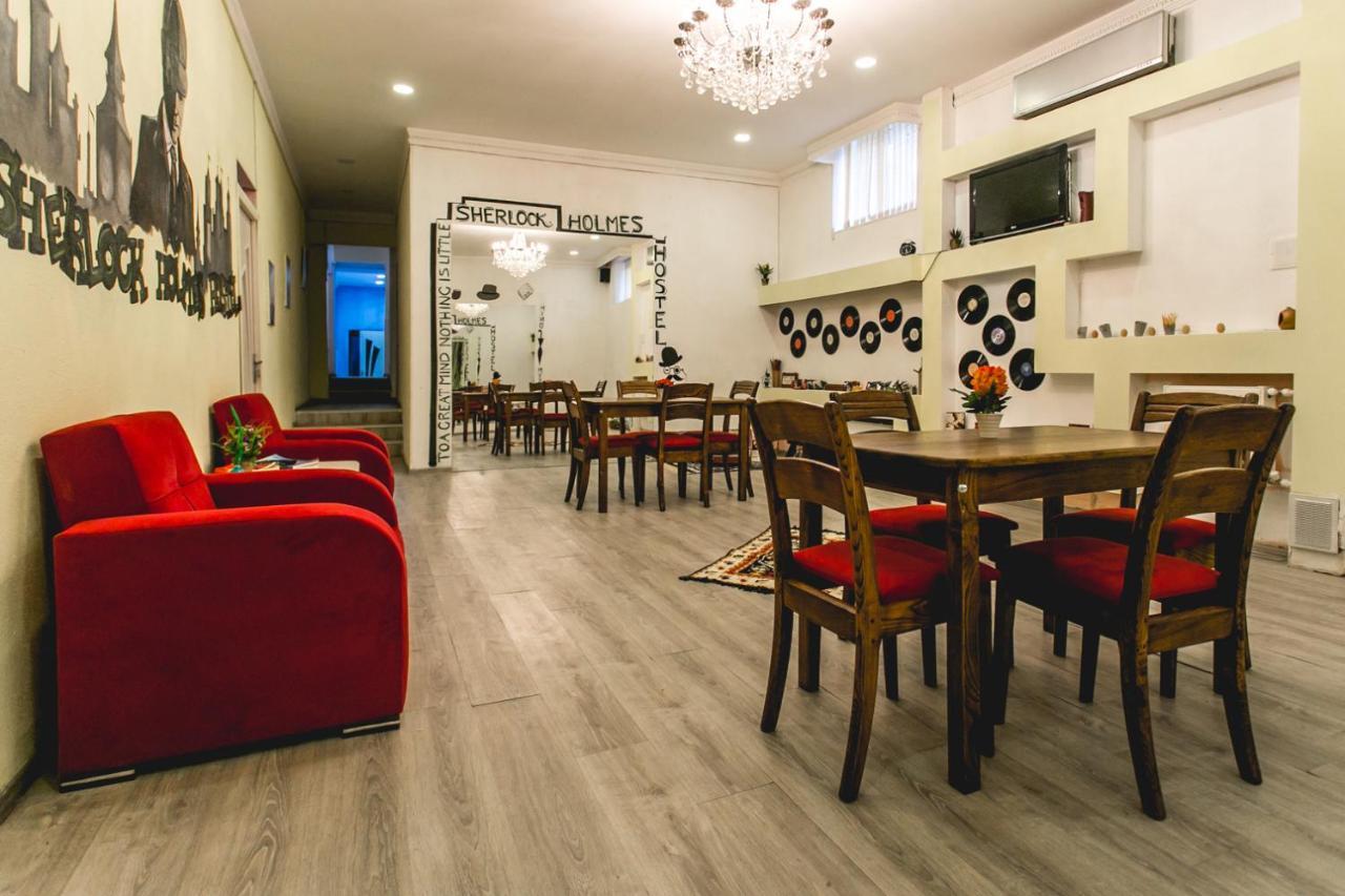 Sherlock Holmes Hostel Baku Eksteriør bilde